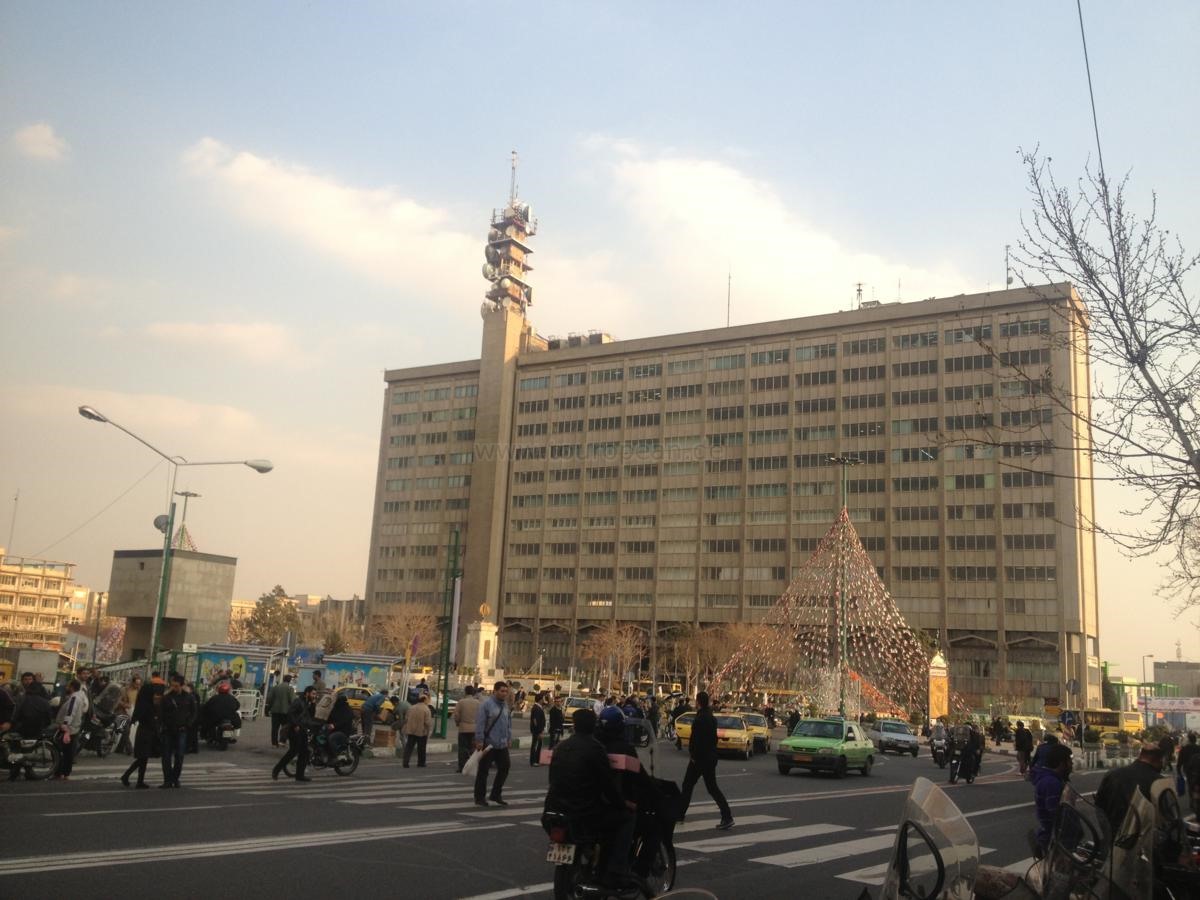 Teheran, besonders bei den Auslandsgeheimdiensten (moin!) sicherlich wohlbekanntes Gebäude