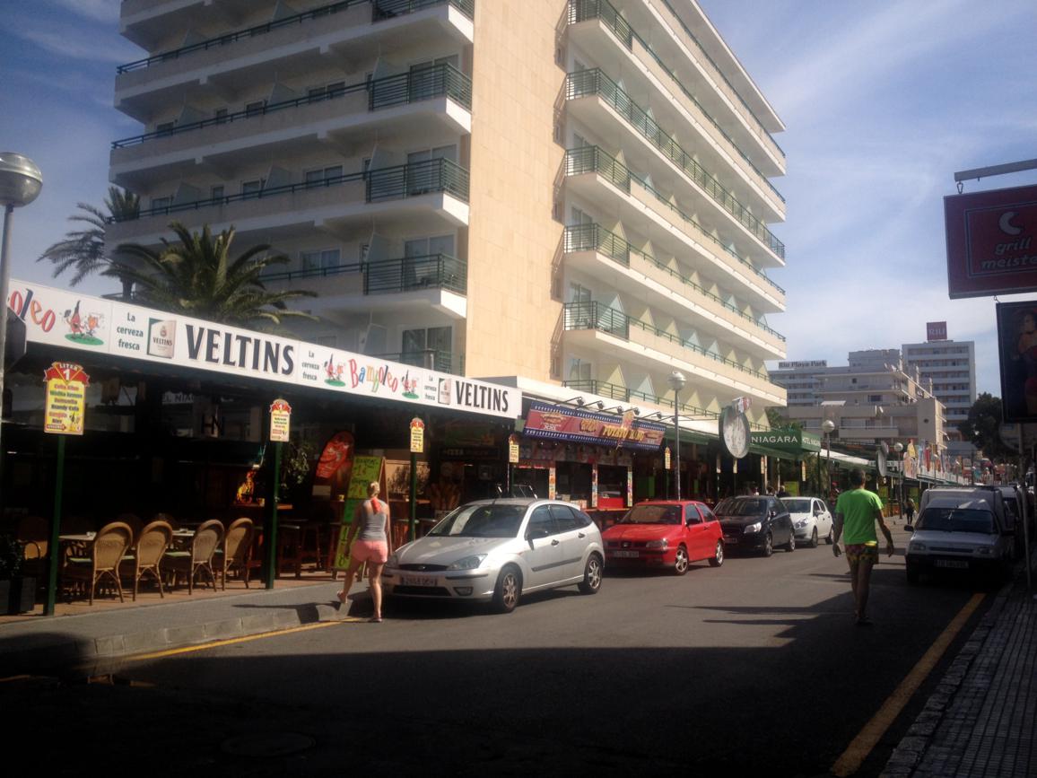 Schinkenstraße, Playa de Palma, Mallorca: "Bamboleo"