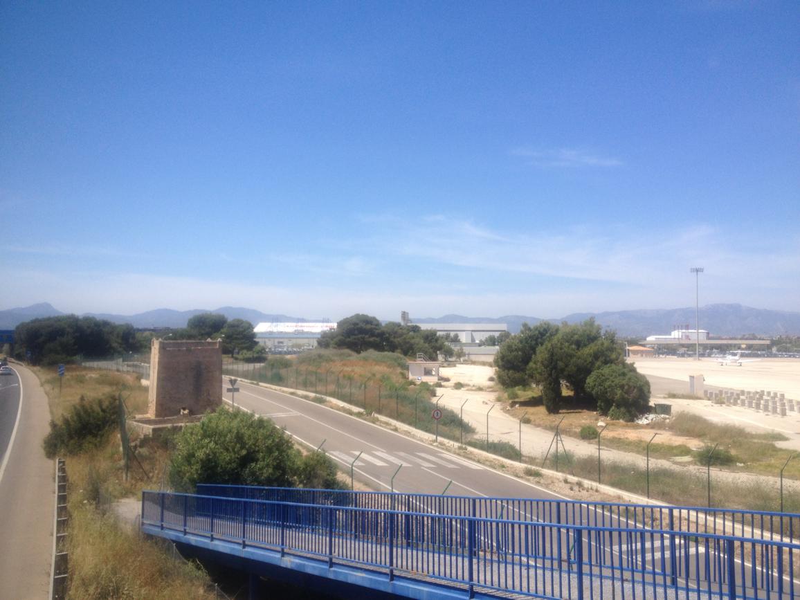 Blick von der Blauen Brücke westwärts: in der rechten Bildmitte ist das Büdchen astrein zu erkennen (so nah und doch so fern, schluchz!)