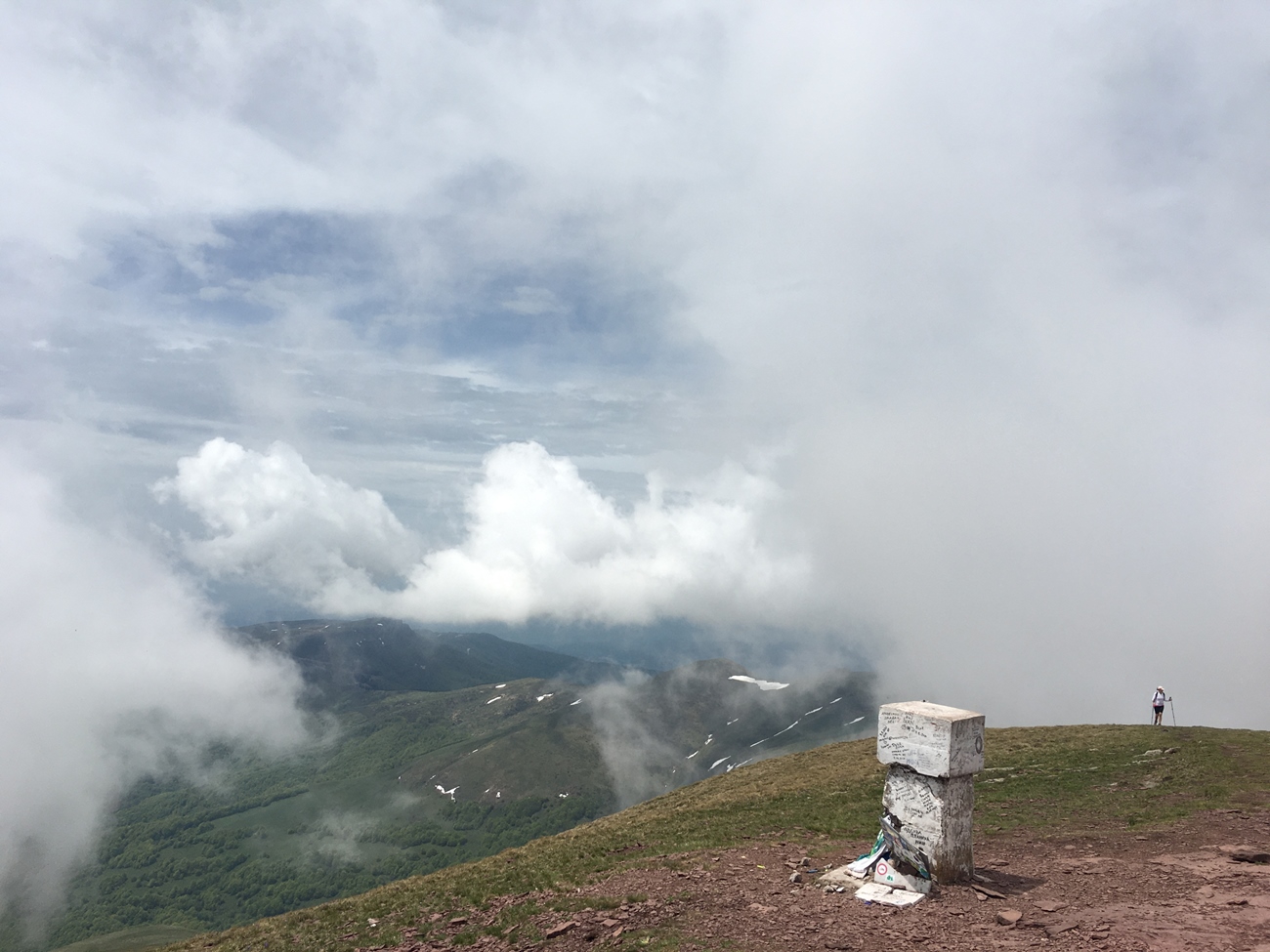 Nur mehr wenige Schritte trennen BH vom Gipfel des Midzor