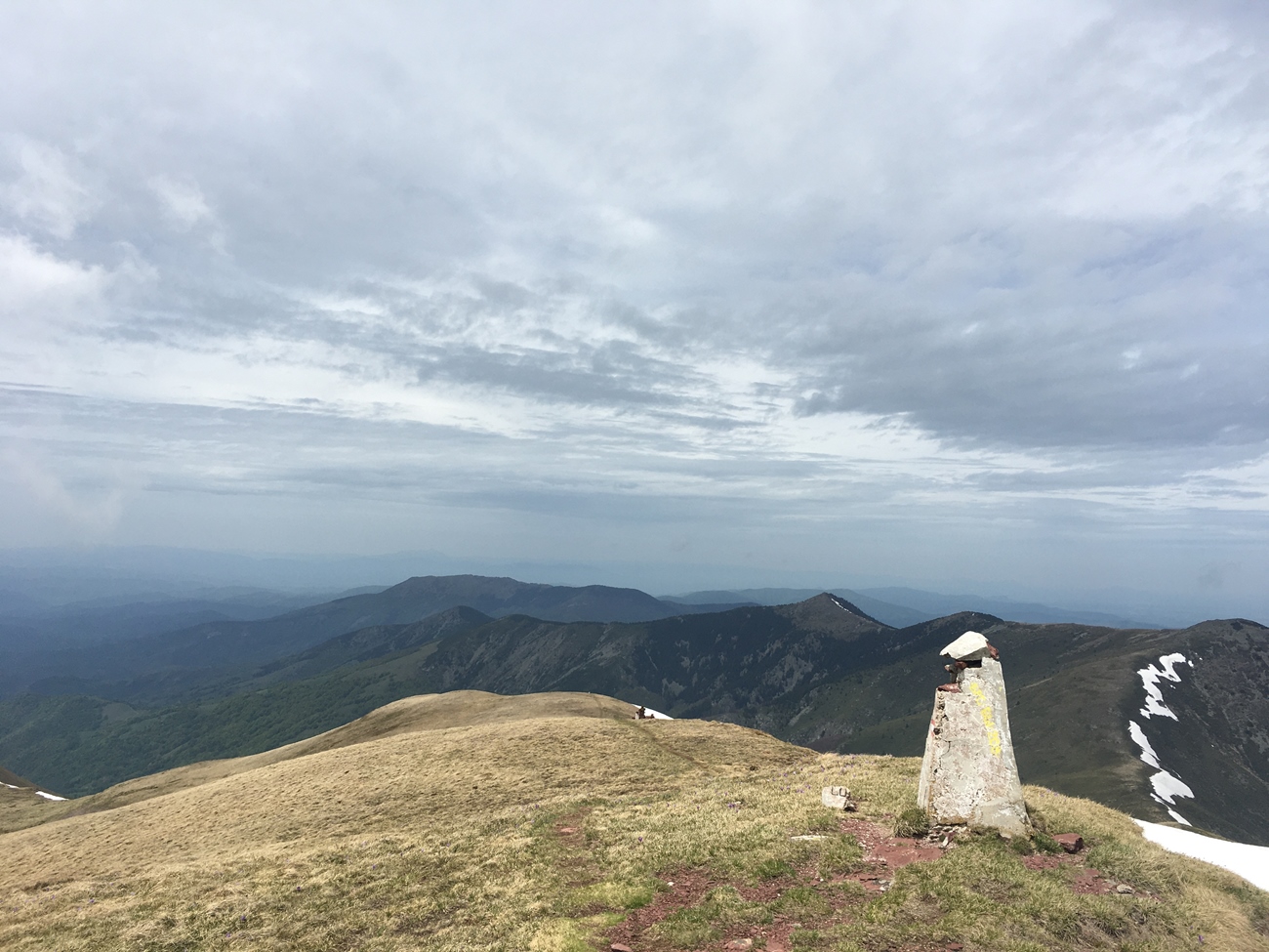 Serbisch-bulgarische Bergwelt beim Midzor