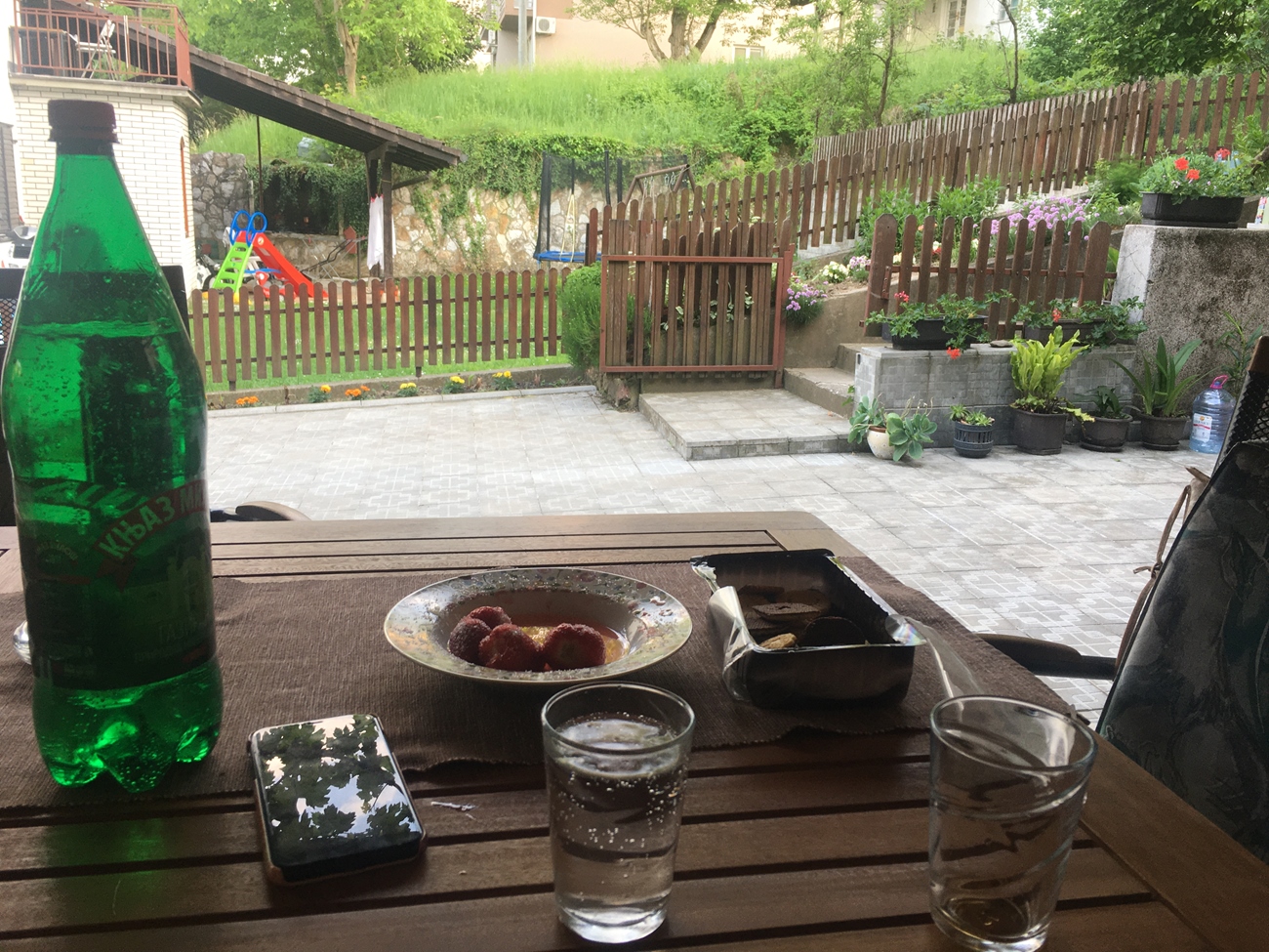 Angekommen in der Pension Holiday, Vrnjacka Banja - der Name der Unterkunft ist Programm