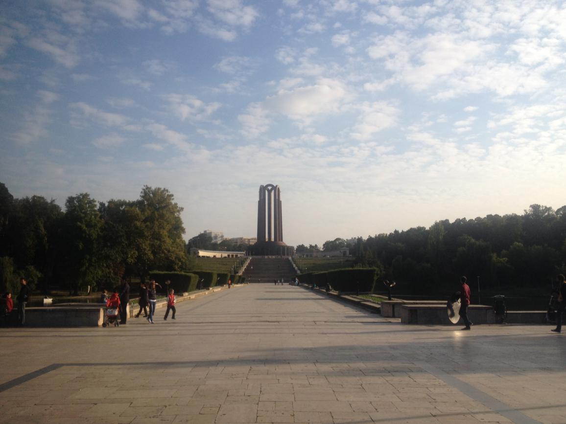 Memorialul Eroilor Neamului, Bukarest