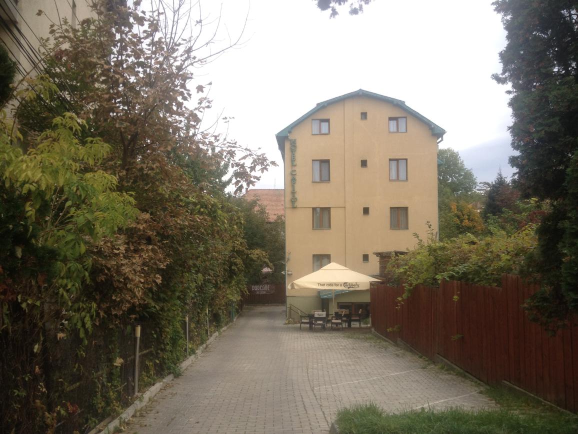 Da ist es ja endlich, das Hotel Capitol Klausenburg aka Cluj