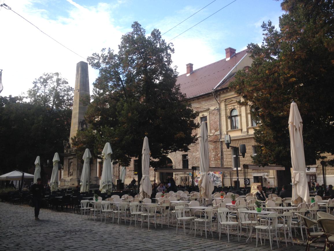 Straßencafé im Herzen der Klausenburger Altstadt, Oktober 2014