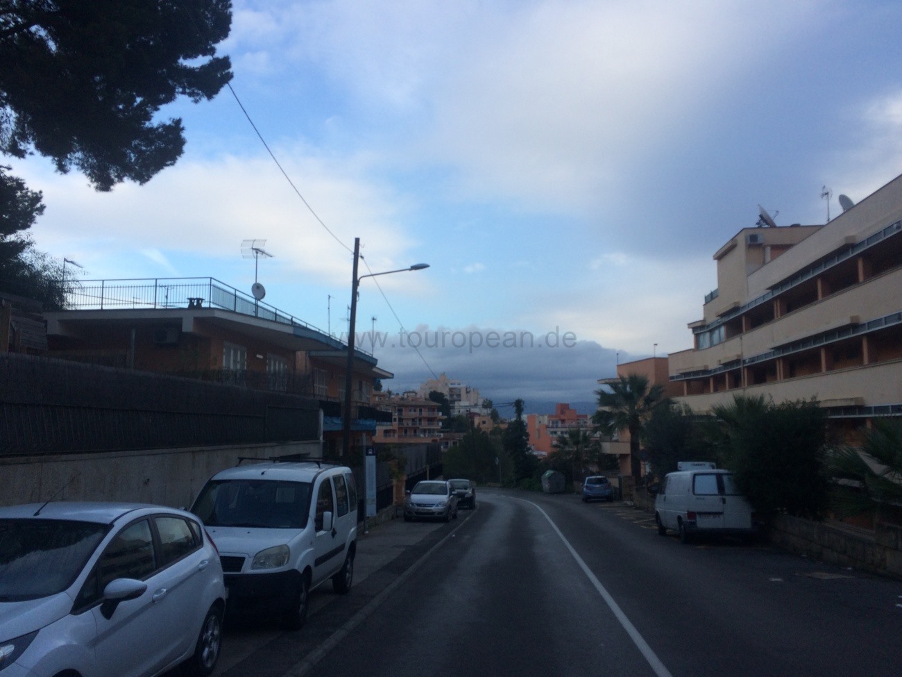 Zu Fuß und frei Schnauze navigierend auf dem Weg vom Hotel Amic Horizonte ins Zentrum Palmas