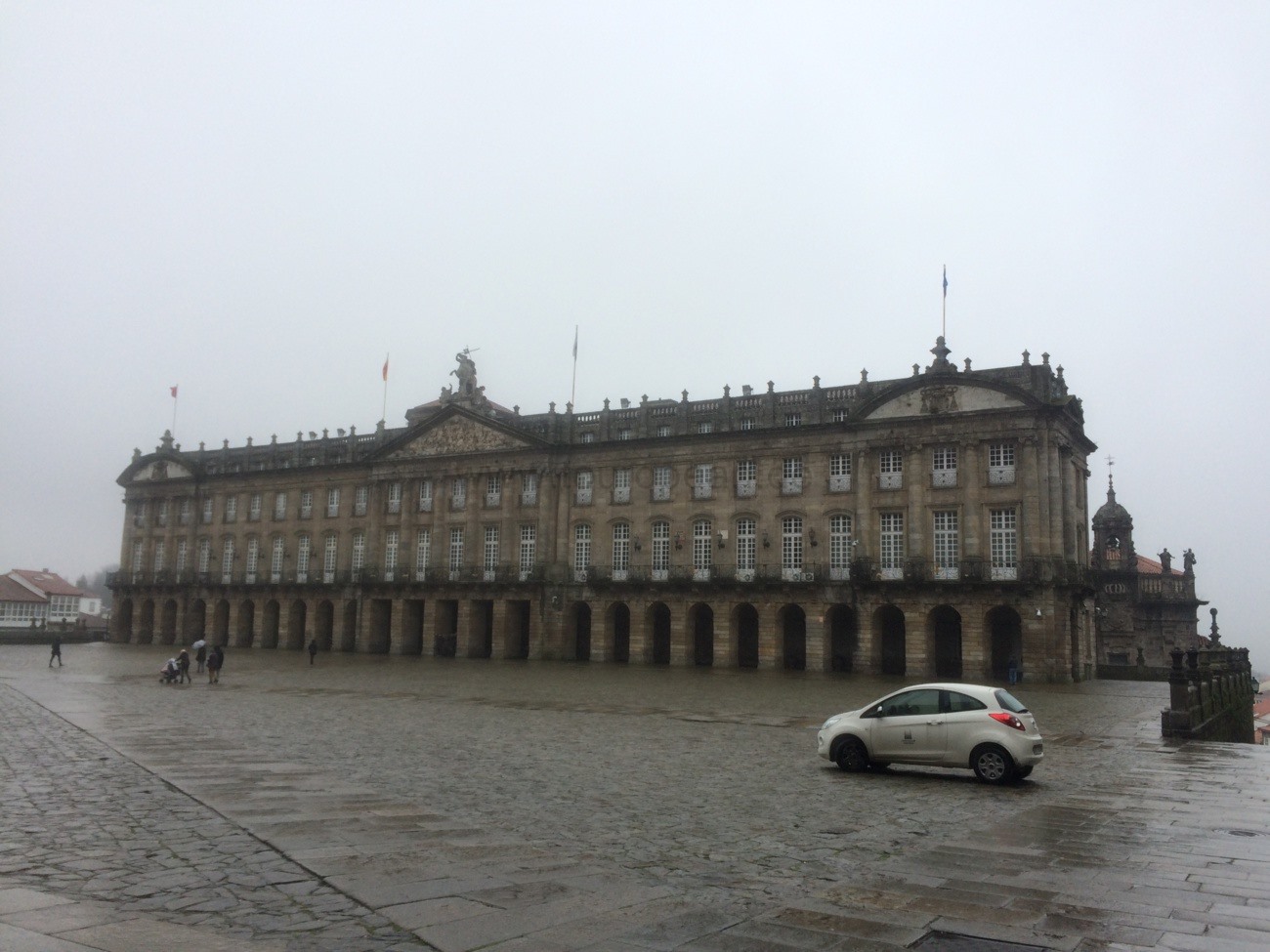 Praza do Obradoiro mit dem Palast Concello de Santiago de Compostela (Pazo de Raxoi)  