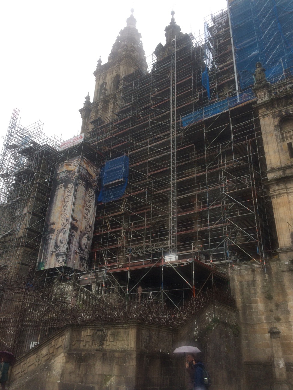 Ausgerechnet wenn ich da bin ist die Hauptfassade der Kathedrale eingerüstet, super! 