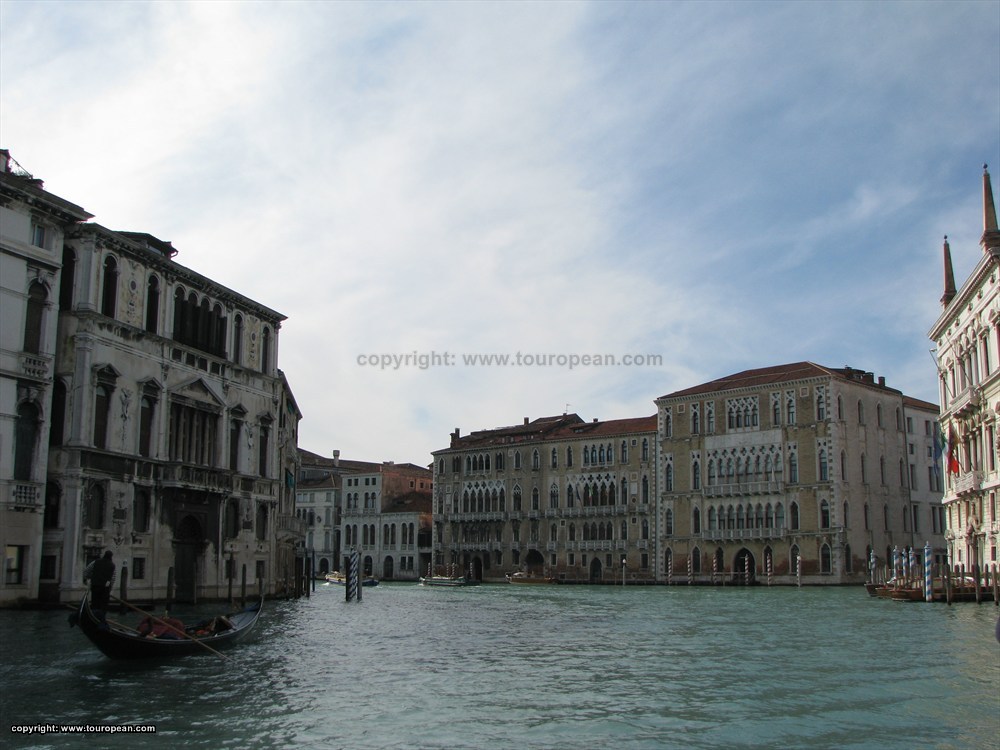 Mit dem Vaporetto unterwegs auf dem Canal Grande